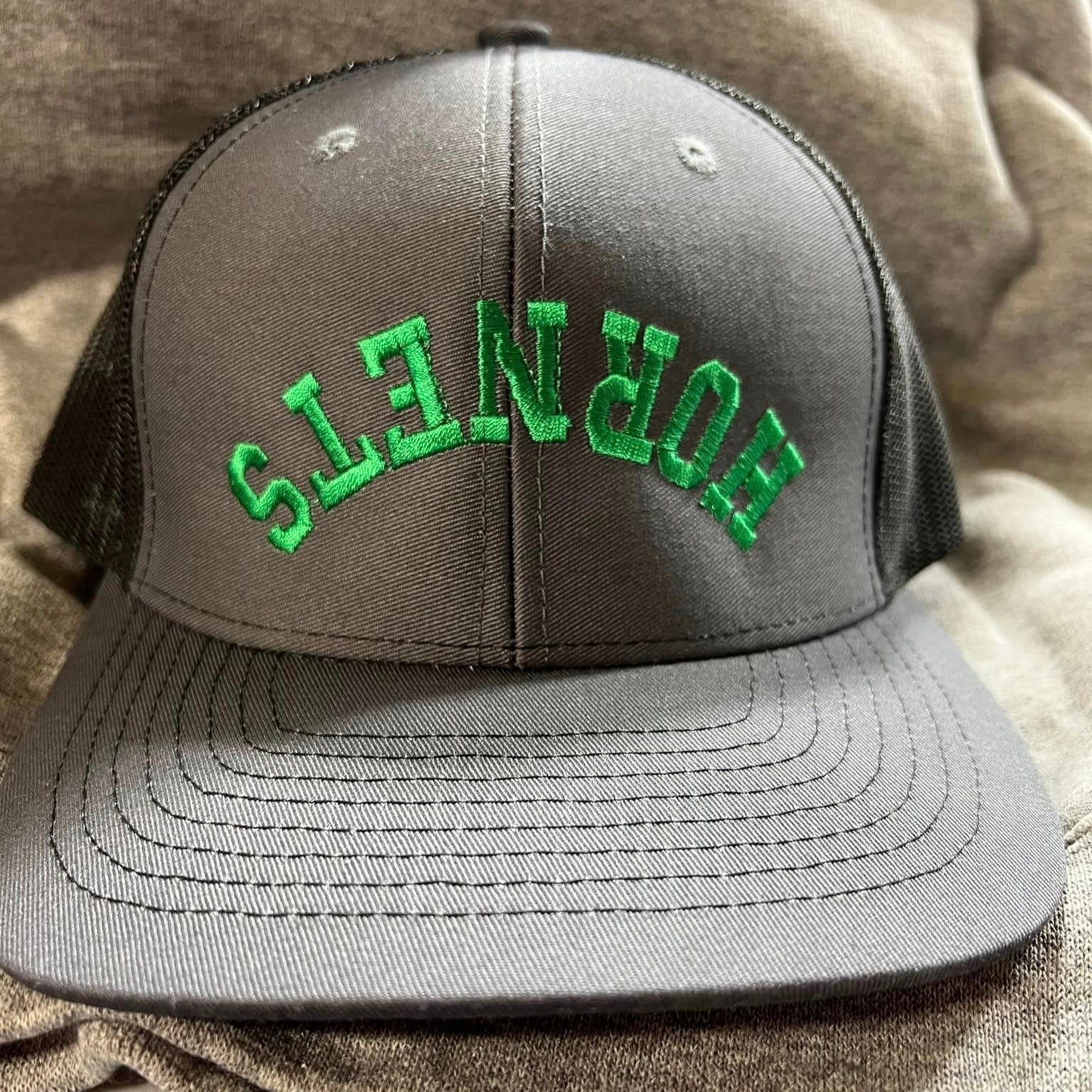 UPSIDE DOWN HORNETS HAT