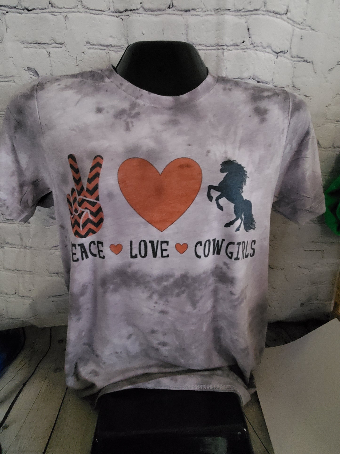 Peace Love (team) Tee-Dyed