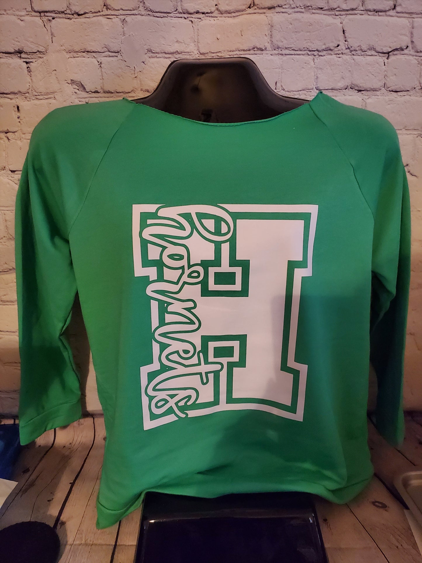 Hornets Green 3/4 Sleeve Sweater with cut neck