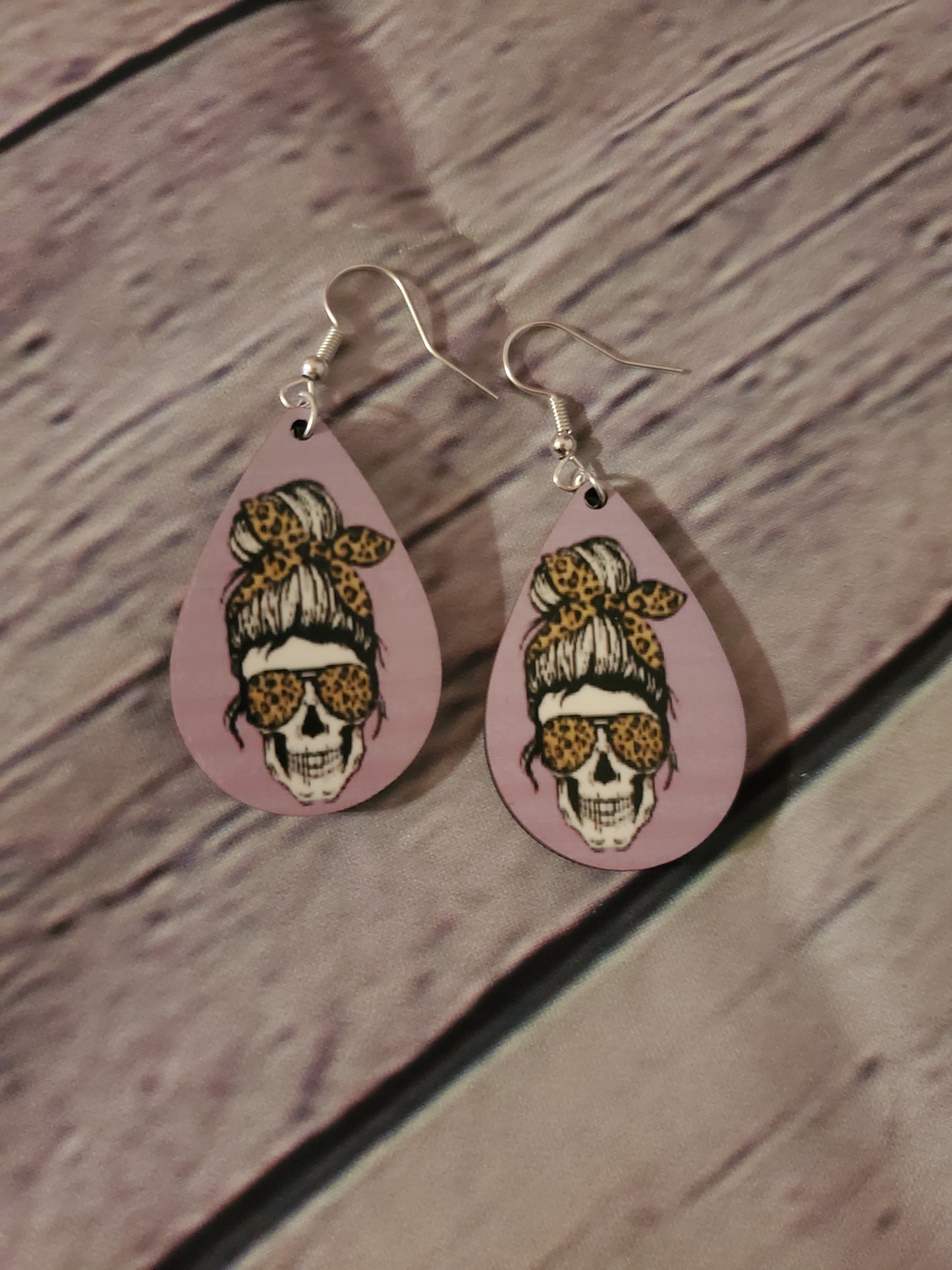 MomLife Skull Earrings